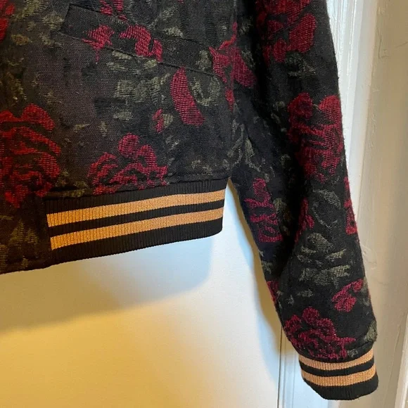 Crafted & Tailored Rose Print Cropped Bomber Jacket - Picture 5 of 8